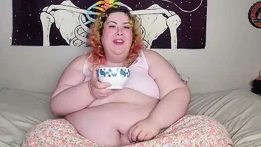 Eat A Snack With Me: Jello Fruit Salad