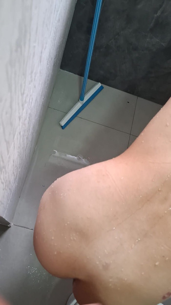 Detik yang menakjubkan dari "Saya masuk ke bilik air dengan dia mandi"
