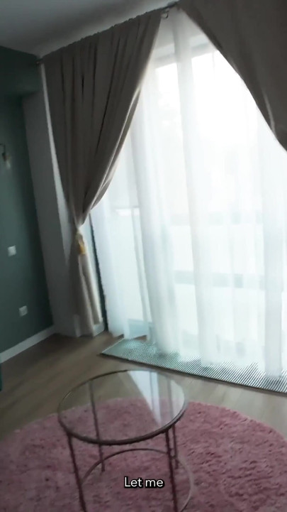 Ella es mimada, rica y folla como una diosa | Clip 1