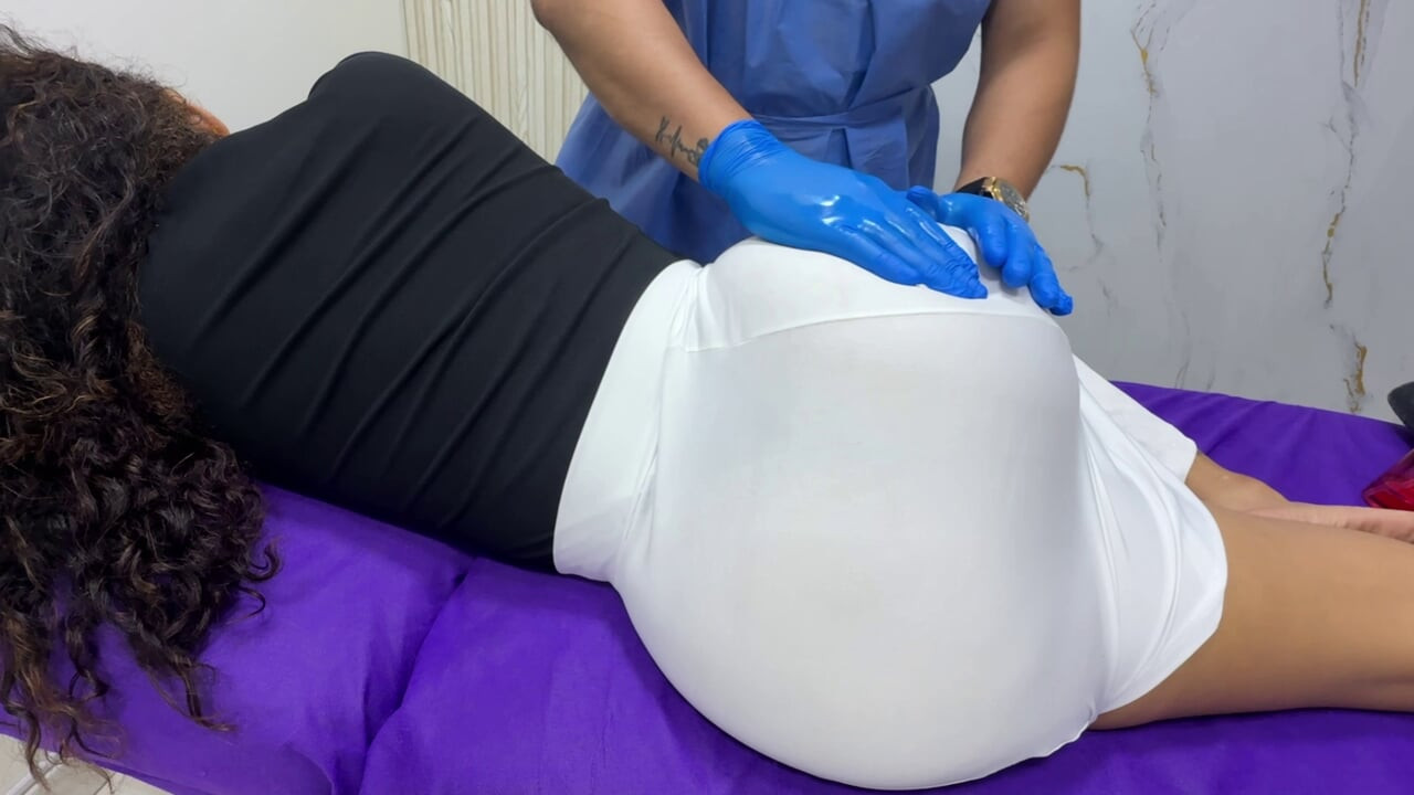 The doctor checked me and fucked me so well that I came on the table