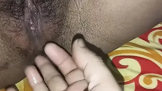 Desi Pooja Bhabhi got her pussy massaged
