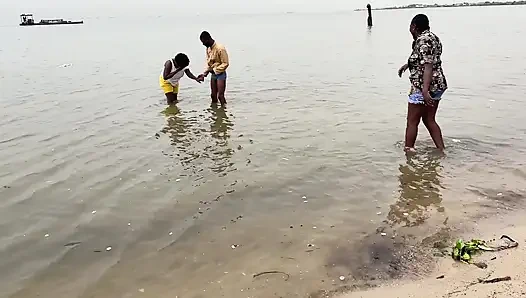 Kami di luar Itxqueen Silver Anla dan Afrika