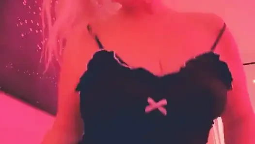 Desakan buka baju tanpa hambatan - club stuff mendesis!