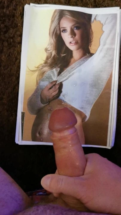 Holly Willoughby CUMTRIBUTE 189