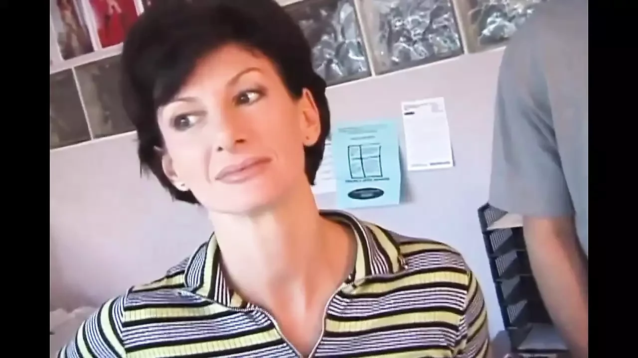 Žena puši kurac