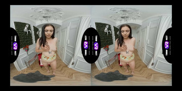 TmwVRnet - Keira Flow - Sweetie orgasms in a new bodysuit