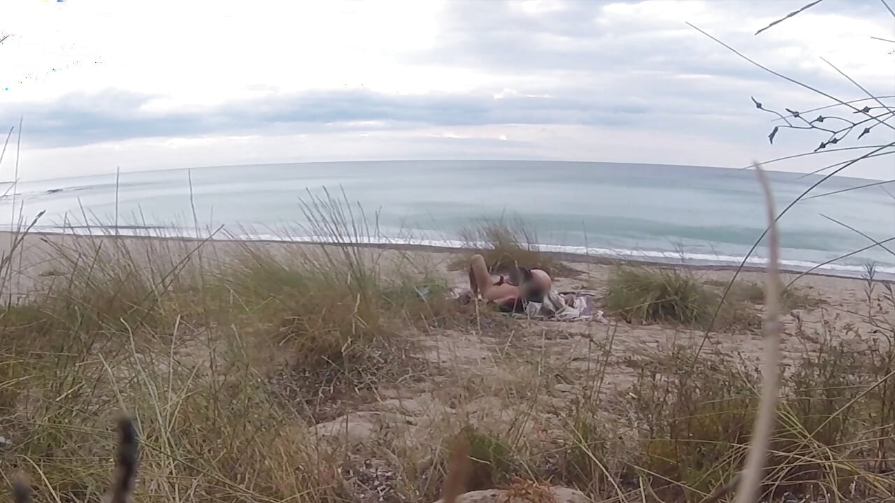 French Teacher Slut Blowjob Amateur on Nude Beach Front Stranger with Cumshot - Misscreamy