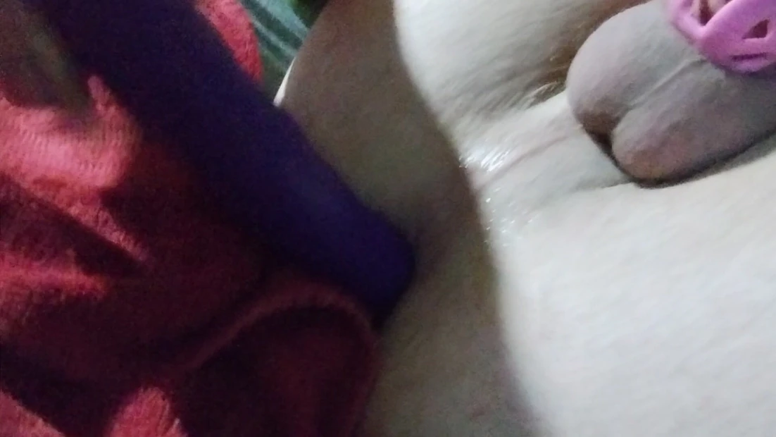 Fucking myself while locked up like a good submissive pt 2