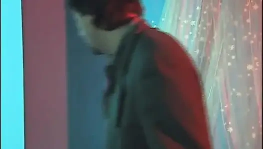 Blondine mit großen möpsen lutscht arschficken