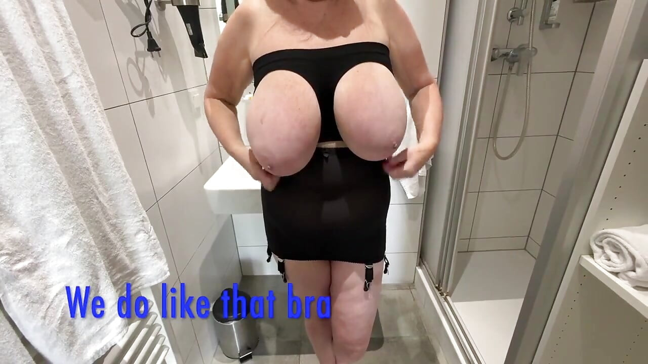 Aunty Sandra in Her Everyday Girdle Vgq45