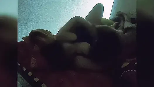 Лизать и сосать соски твоей жены, детка. Твой язык трудно проглотить.