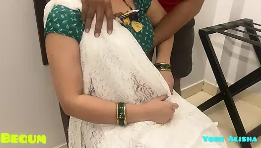 Bhabhi Jaan Ke saath Masti Mein Jo maja hain wo kahi nai hain...