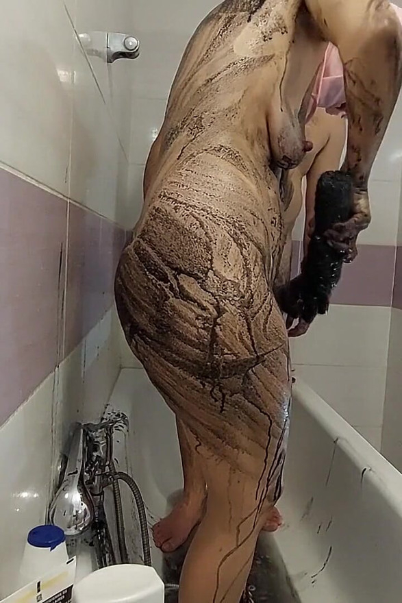 Amateur Couple Takes Bath, Wife Hairy Pussy, Big Ass, Big Tits.