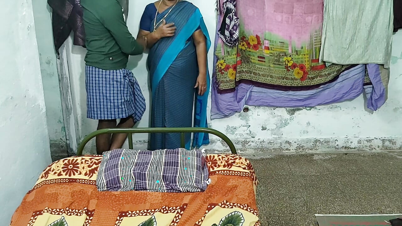 I talked to an Asian Desi bhabhi and made her agree to have sex.