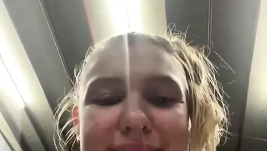 Jucielussie do public show in the gym