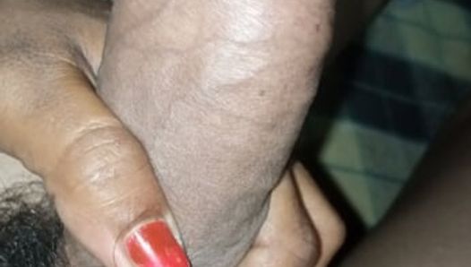 Une bhabhi du village mariée à gros nichons se fait baiser à peine par Aman