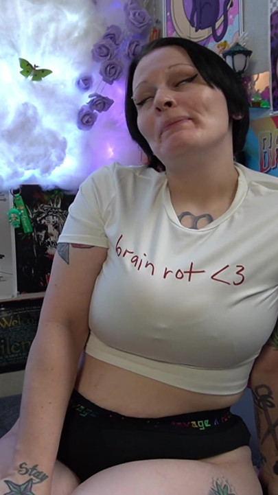 入れ歯をつけたホームレイクの女が浮気を望む視点