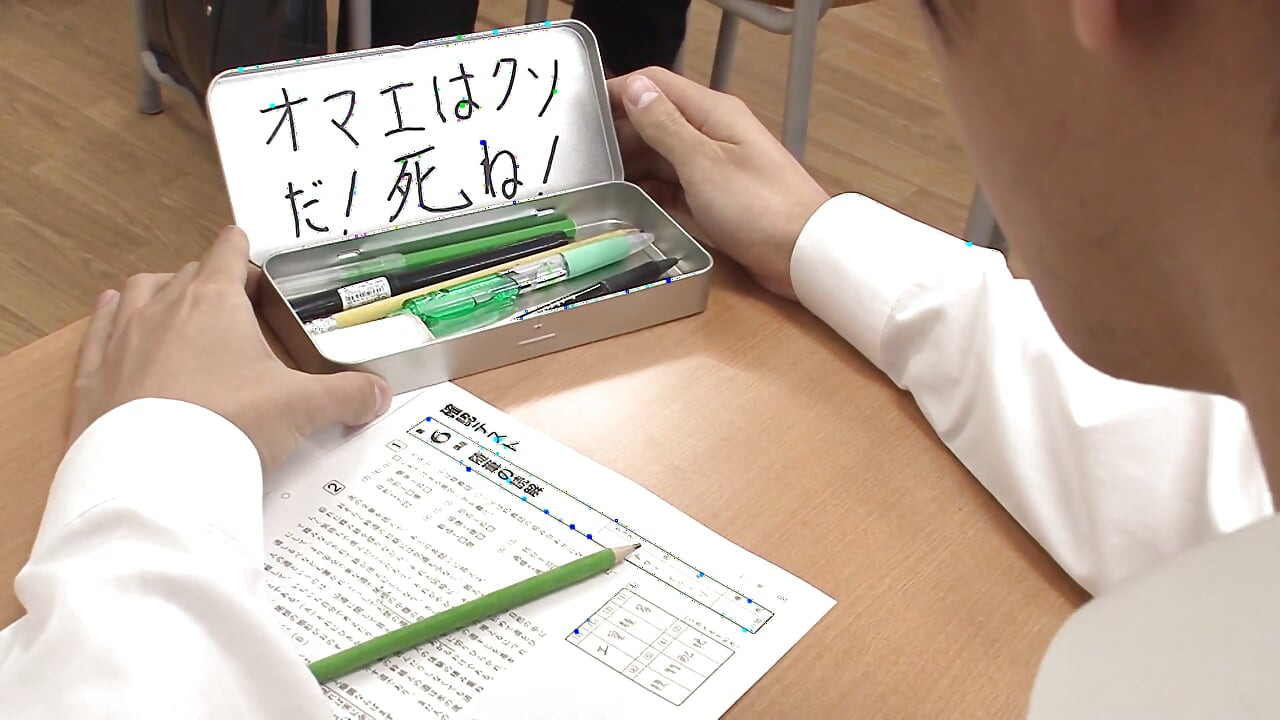 宝贝呻吟, 因为她被假阳具操, 然后是一个巨大的鸡巴