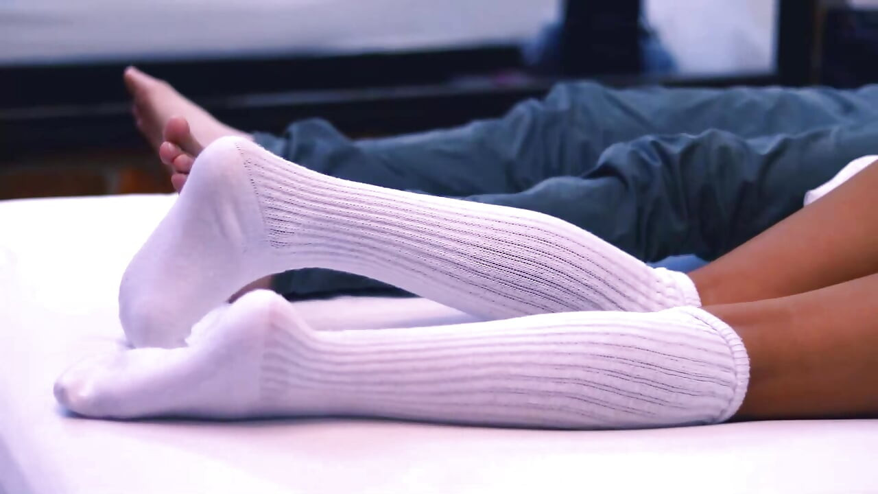 The city man and woman have sex in his room while their friends are on a date