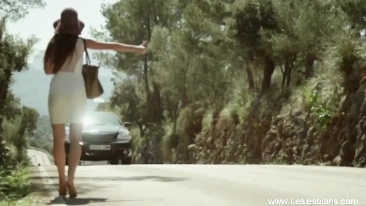 Alisa Annenkova va Yekaterina Semenova yalangoch