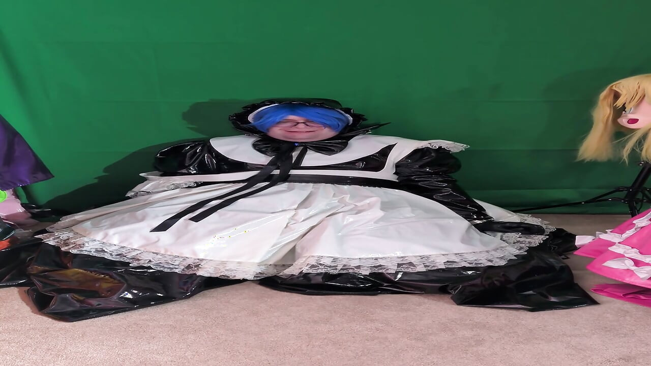 Layered PVC Maid Aoi in a long magic wand vibrator session