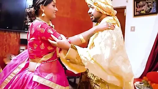 Raja ne naukrani ko sona dekar khusi khusi chod diya