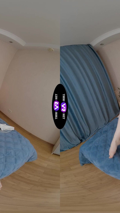 Modern girl masturbates on a bed – TmwVRnet | Clip 1