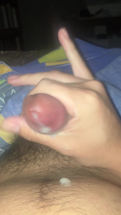 quick cumshot in bed
