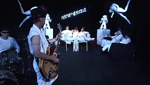 Fetish ngentot dengan baju putih...