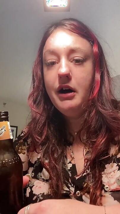 Viettelevä BBW Rootbeer Chug & Burps by Bella Blast