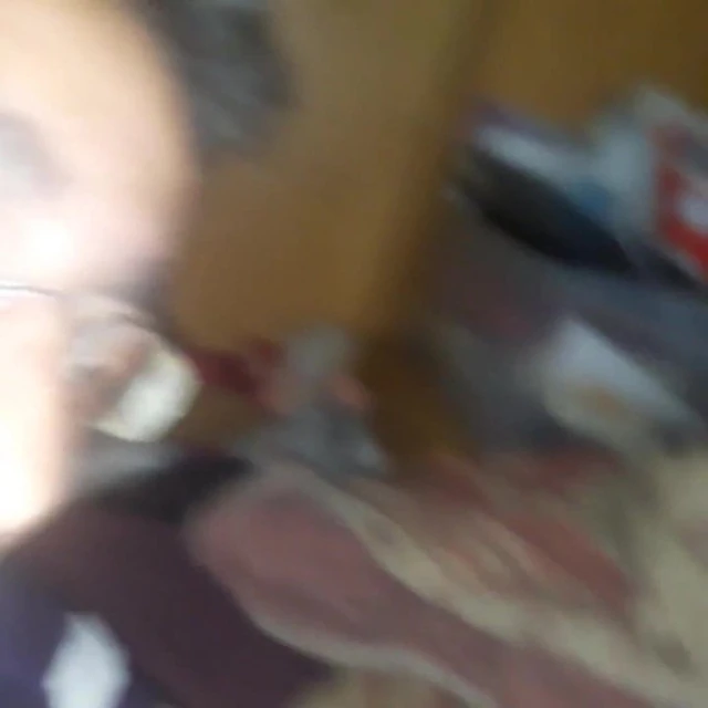 William Drouot ce masturbe devant en cam devant une fillette