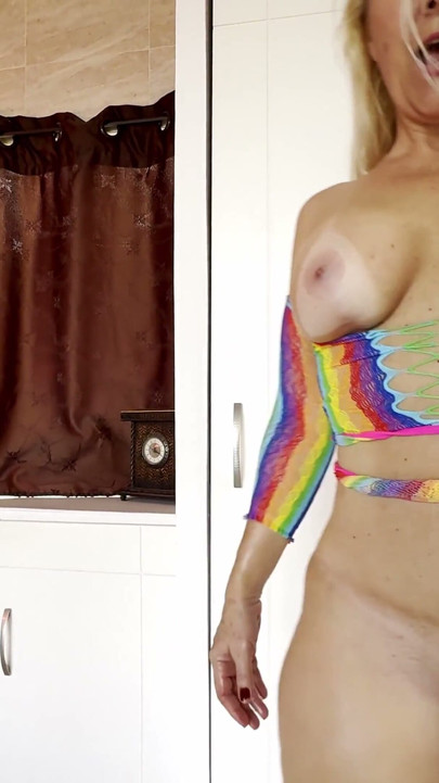 Azgın orta yaşlı seksi kadın seni azdırıyor