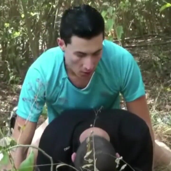 Sexy chico heterosexual follado por gay en exhib wood cruising