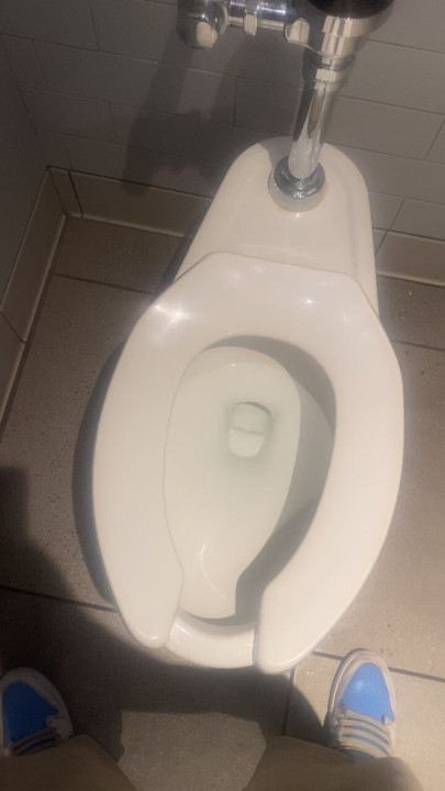 Taking a no hands piss