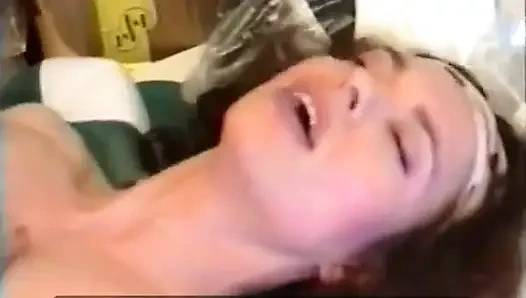 Perjalanan taksi yang berakhir dengan seks threesome hot