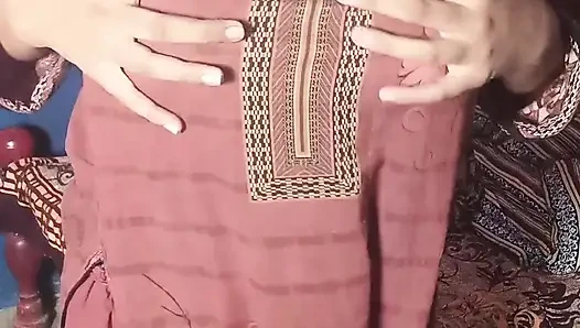 Masturbasi anti payudara dan memek desi panas