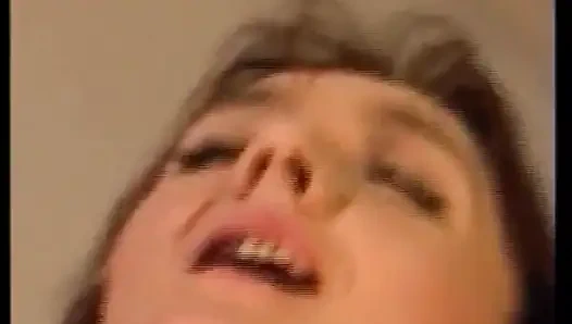 Almanya'dan iki genç kız döl öğretmesi için ellerinden gelenin en iyisini yapmaya çalışıyor