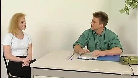 Немецкая милфа-блондинка скачет на его члене