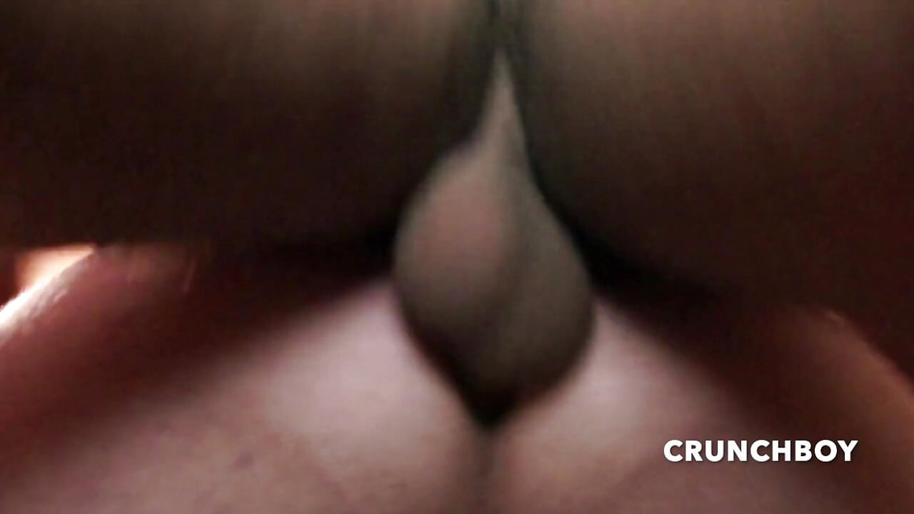 Gay dikongkek tanpa kondom oleh kawan aslinya 22 tahun dan pancut ke dalam pantatnya