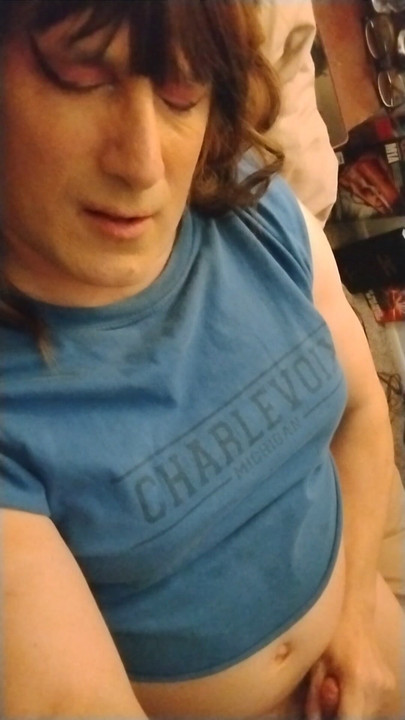 สาวข้ามเพศช่วยตัวเองตอนเช้าแสนสนุก