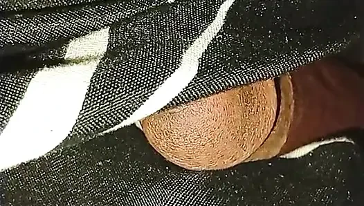 Çok sert oldum ve hala mastürbasyon yapmaya devam ettim