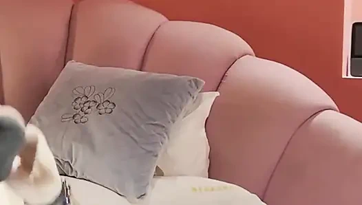 Lulu Wild - горячую азиатскую спиннерку трахают грубо и получают кримпай в дешевом отеле любви