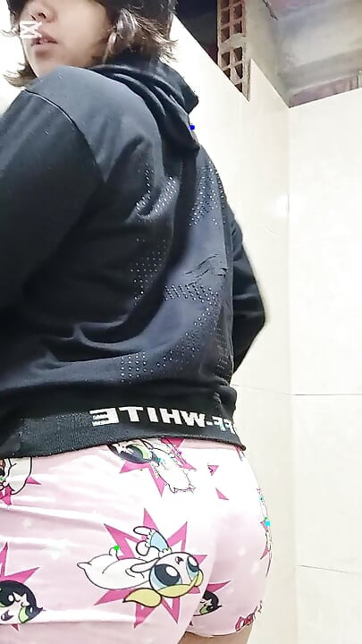 กูตื่นมาอยากสัมผัสตัวเอง