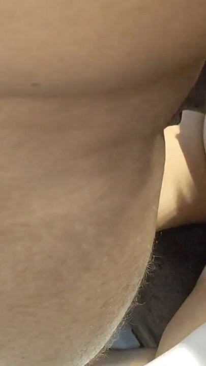 リアル・デシ・カップル - 彼女はワイルドで濡れて止められないスクワート |クリップ1