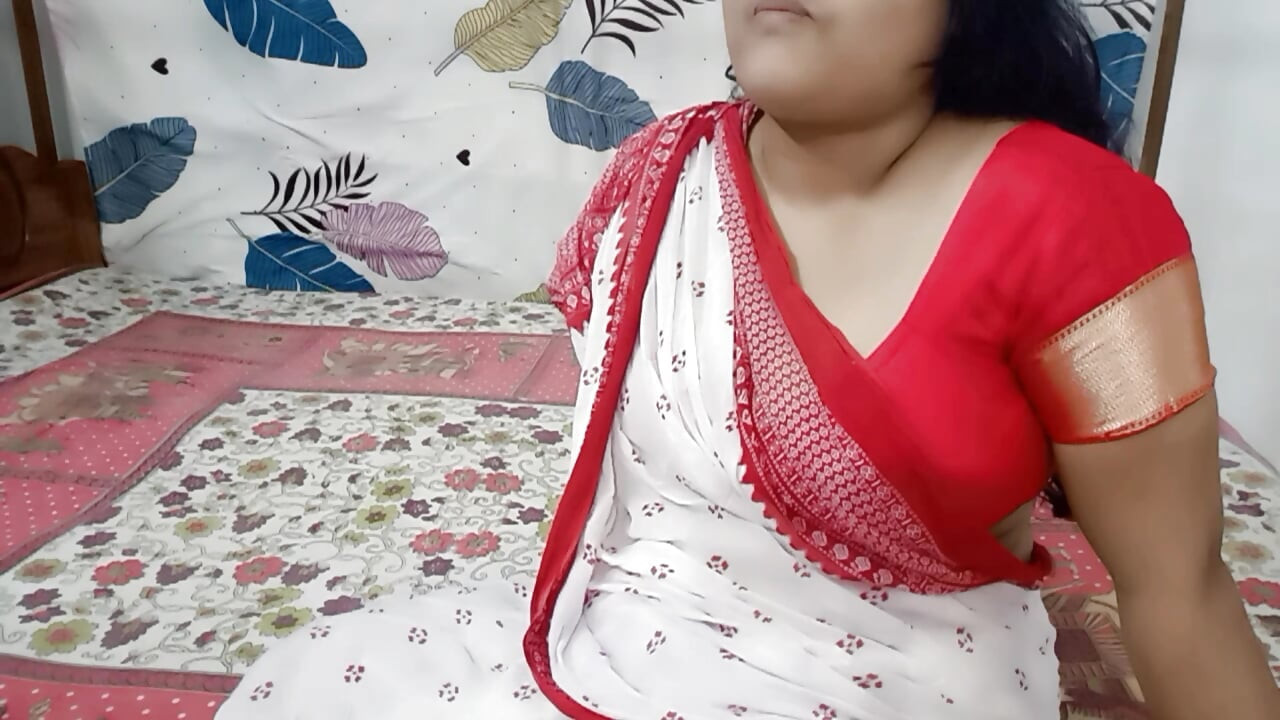 Jamai nijer sasuri ke paan khaiye chude dilo