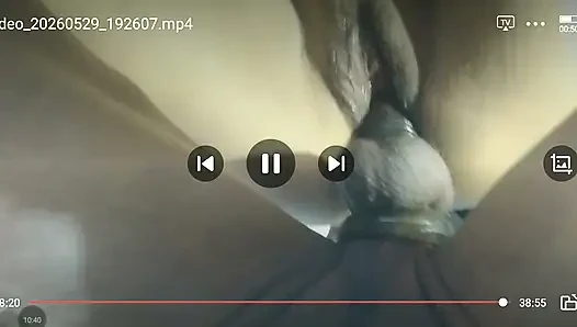 İkimiz için de çok tatmin edici amının içine boşalıyorum