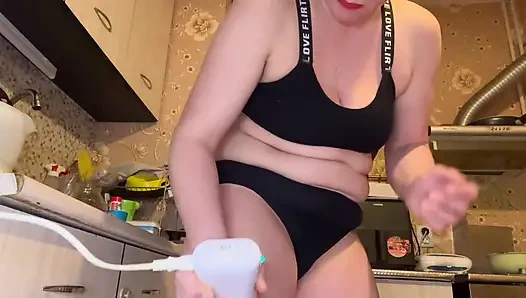 Kalçalarımı ağdalıyorum, çok acı verici ama yumuşuyor ve güzelleşiyor