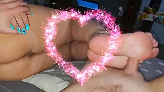 Я утешаю мою мачеху синяком на ее