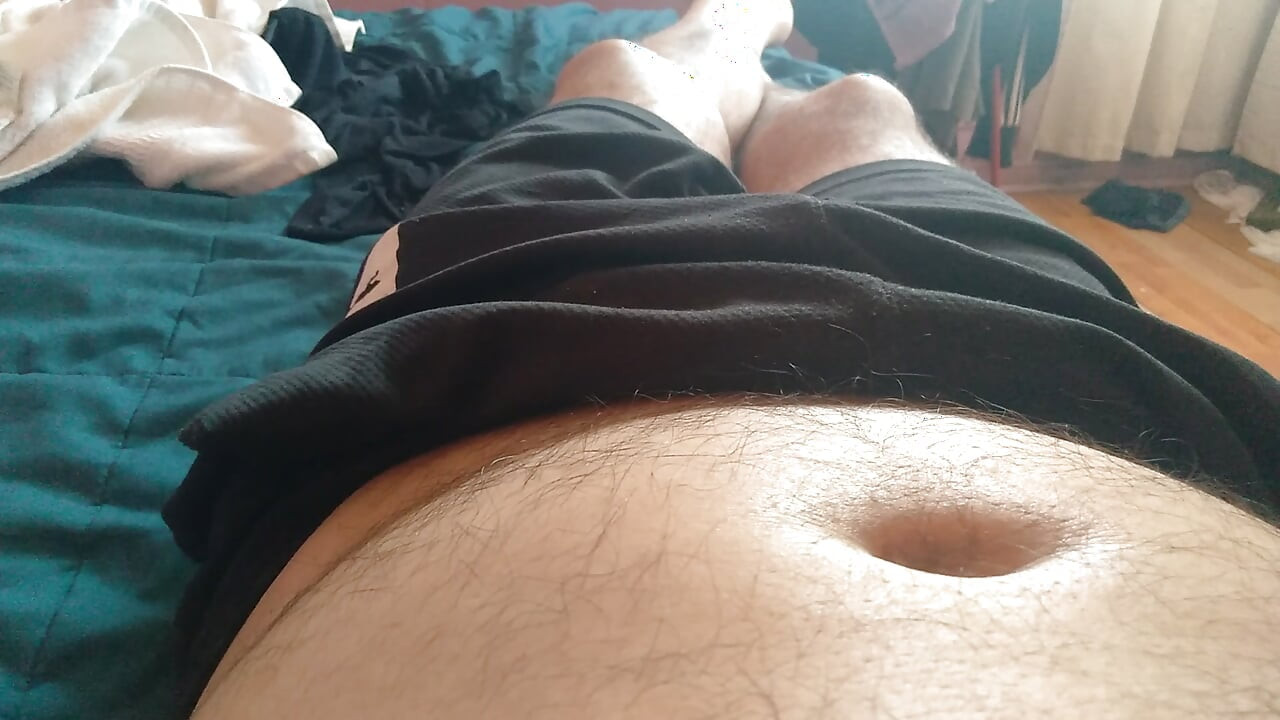 뚱뚱한 자지를 기꺼이 사용하여 재미를 위해 당신을 관통하는 미시 남자