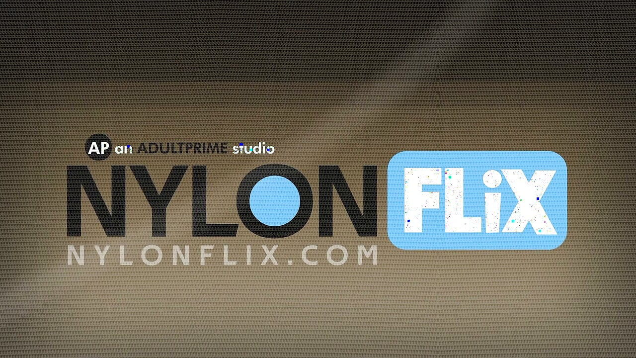 Tu avais promis de me prendre par derrière ! Jenny se déchaîne sur NylonFlix